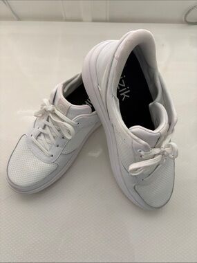Women's All-White Casual Sneakers with Subtle Pink Accent